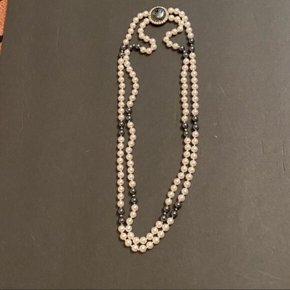 NECKLACE DOUBLE STRAND BEADS WHITE GLASS PEARLS GRAY HEMATITE KNOTTED 30” - Picture 7 of 11